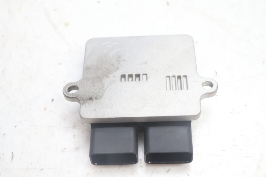 photo de RELE JM MOTORS R-MAX TECH 50 (2024 - 2026) - Primer plano técnico