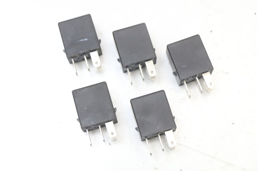 photo de RELE ROYAL ENFIELD SCRAM 411 (2022 - 2024) - Zoom estado de uso