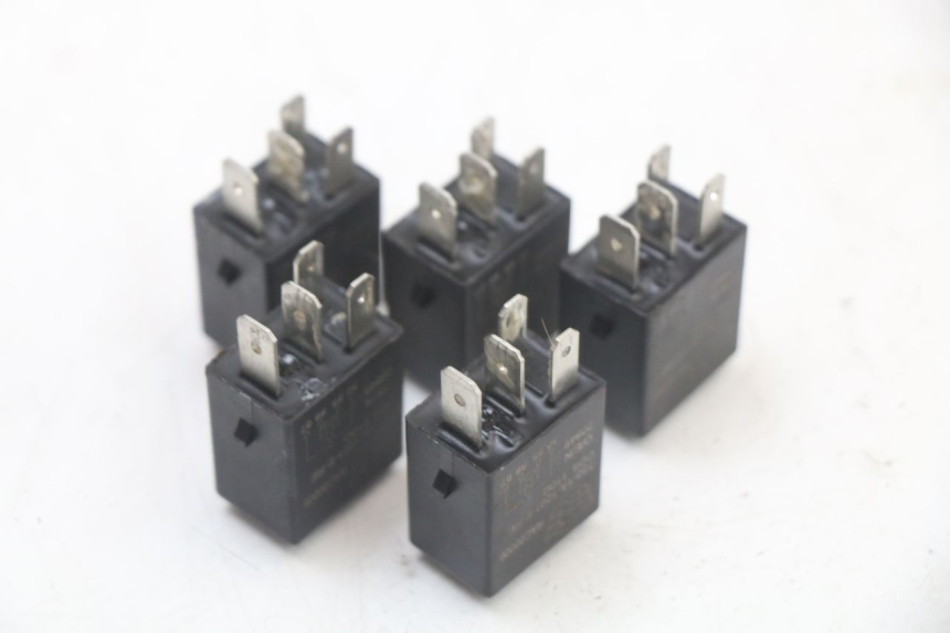 photo de RELE ROYAL ENFIELD SCRAM 411 (2022 - 2024) - Otra perspectiva