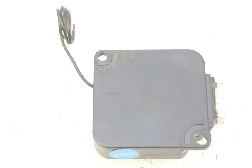 photo de RELÉ ELÉCTRICO LVNENG S5 1 (2019 - 2023) - Primer plano técnico