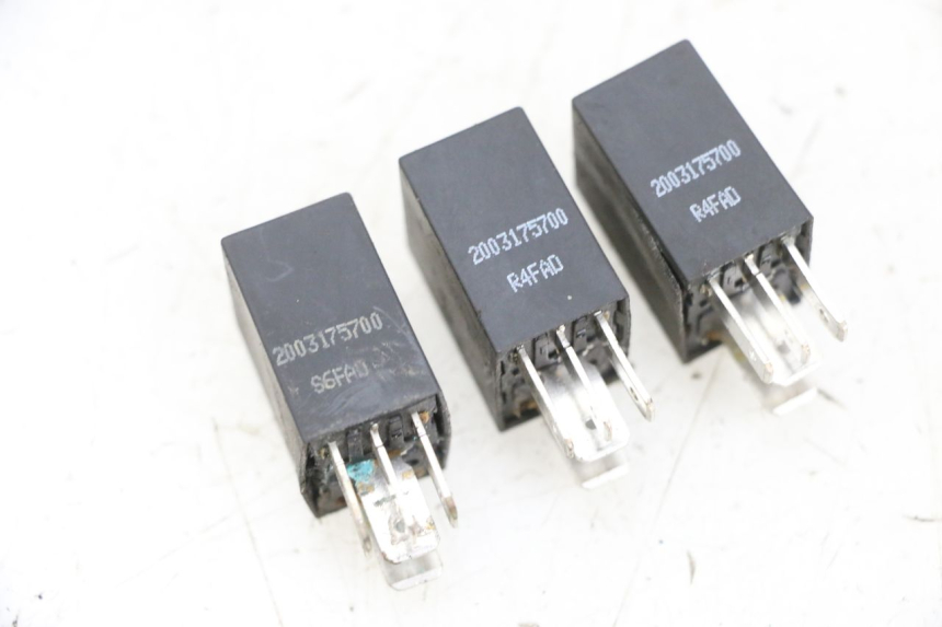 photo de RELE PEUGEOT SPEEDFIGHT 4 4T EFI 50 (2021 - 2025) - Otra perspectiva