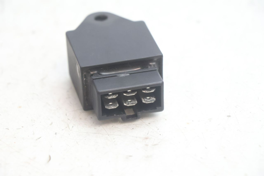 photo de RELÉ ELÉCTRICO APRILIA SR 2T 50 (2012 - 2017) - Primer plano técnico