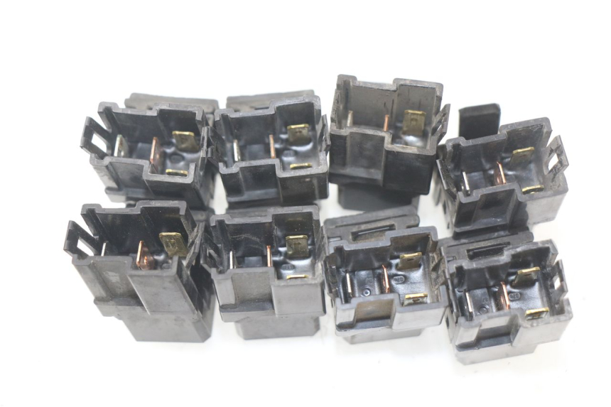 photo de RELÉ ELÉCTRICO YAMAHA TDM ABS 900 (2002 - 2014) - Detalle de la pieza