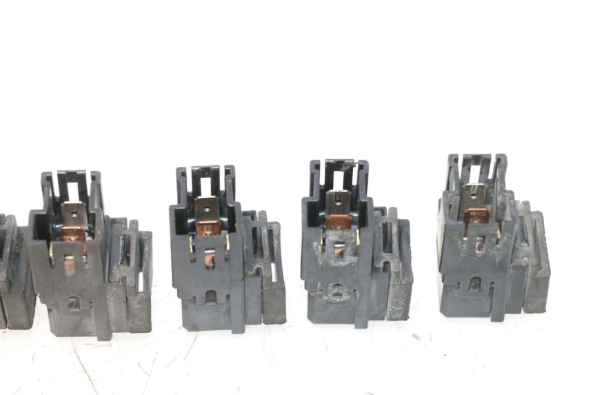photo de RELE YAMAHA TDM ABS 900 (2002 - 2014) - Primer plano técnico