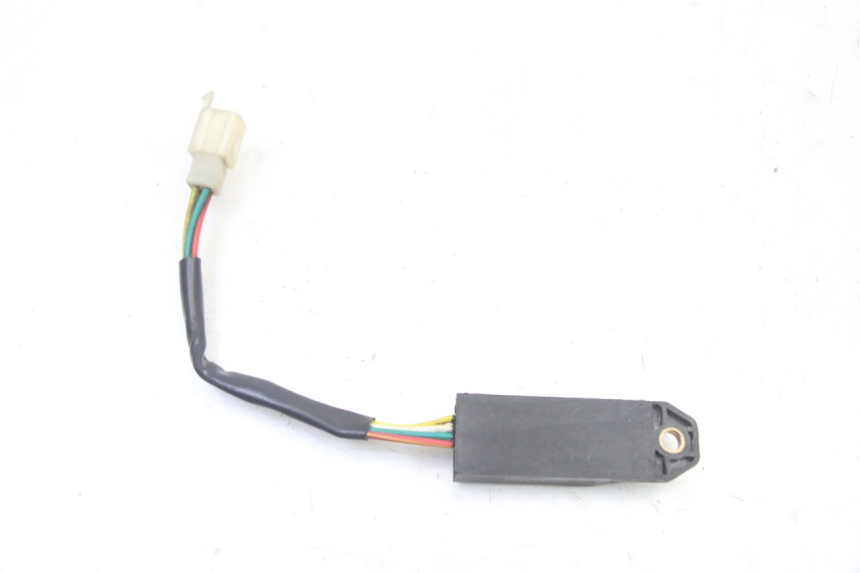 photo de RELÉ ELÉCTRICO PEUGEOT TWEET 4T 50 (2014 - 2019) - Otra perspectiva