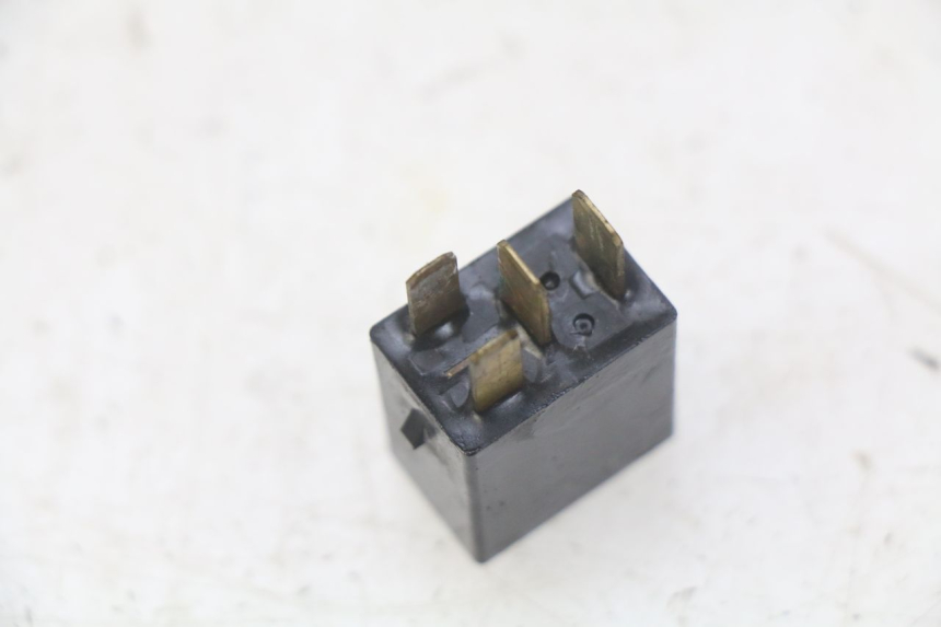 photo de RELÉ ELÉCTRICO PEUGEOT TWEET 125 (2010 - 2017) - Otra perspectiva