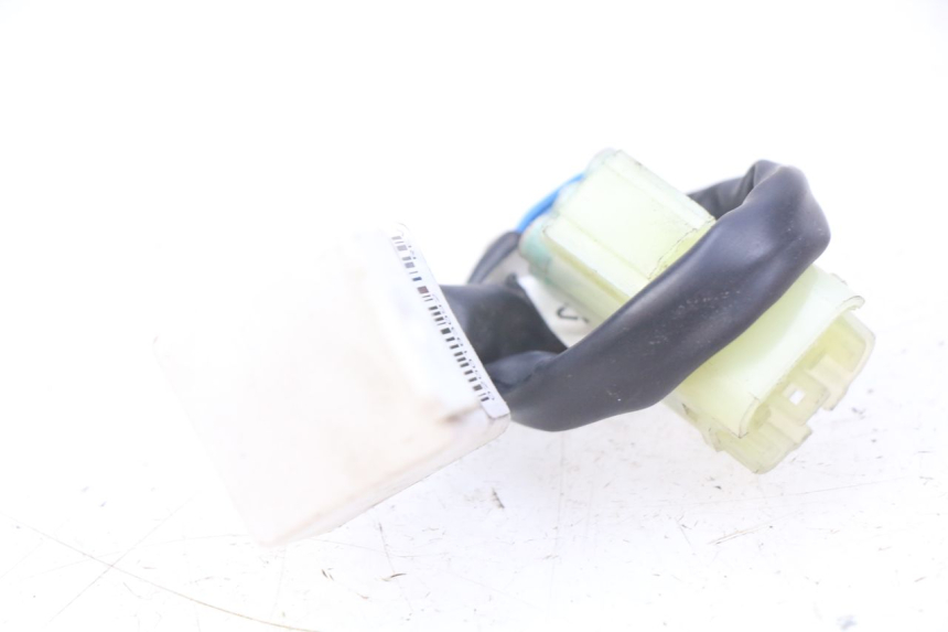 photo de RELÉ ELÉCTRICO PIAGGIO VESPA GTS IGET ABS 125 (2017 - 2023) - Primer plano técnico