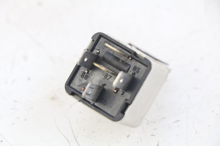 photo de RELÉ ELÉCTRICO PIAGGIO VESPA LXV 125 (2006 - 2009) - Zoom estado de uso