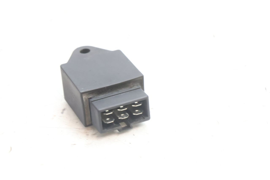 photo de RELÉ ELÉCTRICO PIAGGIO VESPA S 2T 50 (2007 - 2014) - Otra perspectiva