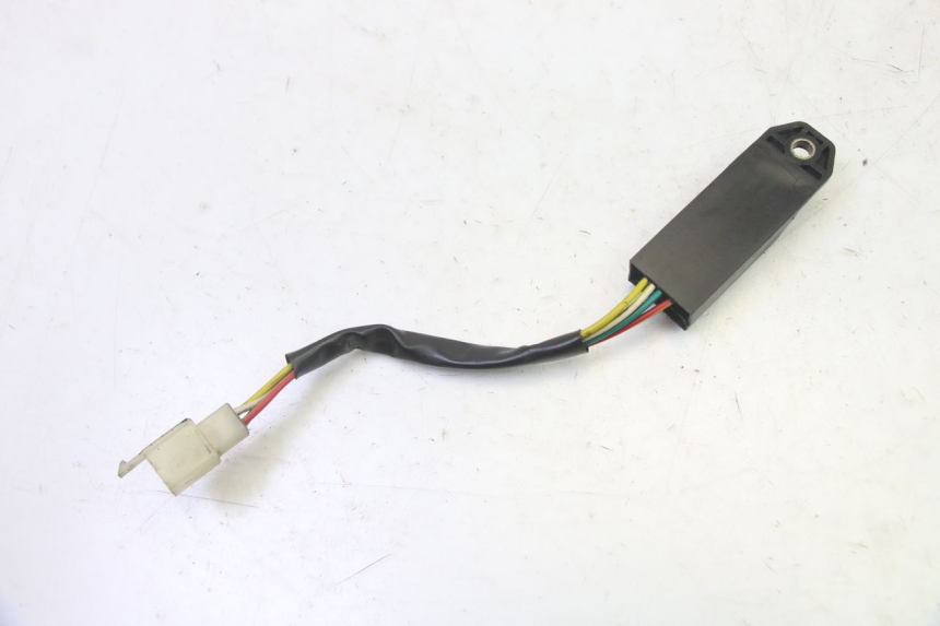 photo de RELÉ ELÉCTRICO PEUGEOT VIVACITY NEW 4T 50 (2008 - 2017) - Otra perspectiva