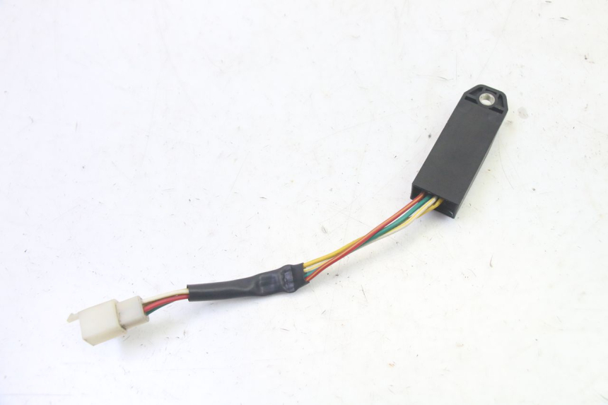 photo de RELÉ ELÉCTRICO PEUGEOT VIVACITY NEW 4T 50 (2008 - 2017) - Otra perspectiva