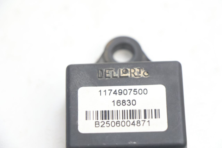 photo de RELÉ ELÉCTRICO PEUGEOT VIVACITY 50 (2004 - 2009) - Detalle de la pieza