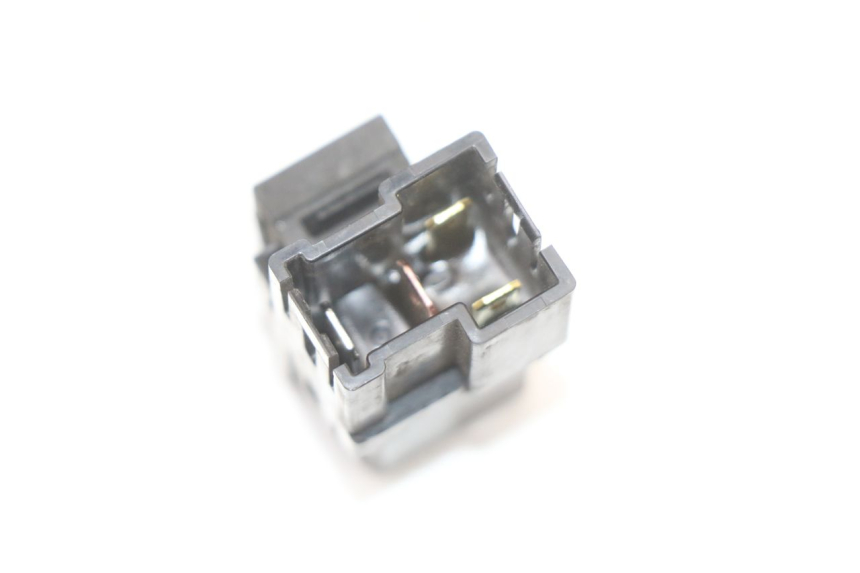 photo de RELÉ ELÉCTRICO YAMAHA XMAX X-MAX ABS 125 (2017 - 2020) - Detalle de la pieza