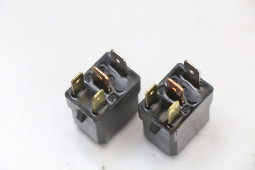 photo de RELÉ ELÉCTRICO YAMAHA X-MAX XMAX 125 (2010 - 2013) - Zoom estado de uso