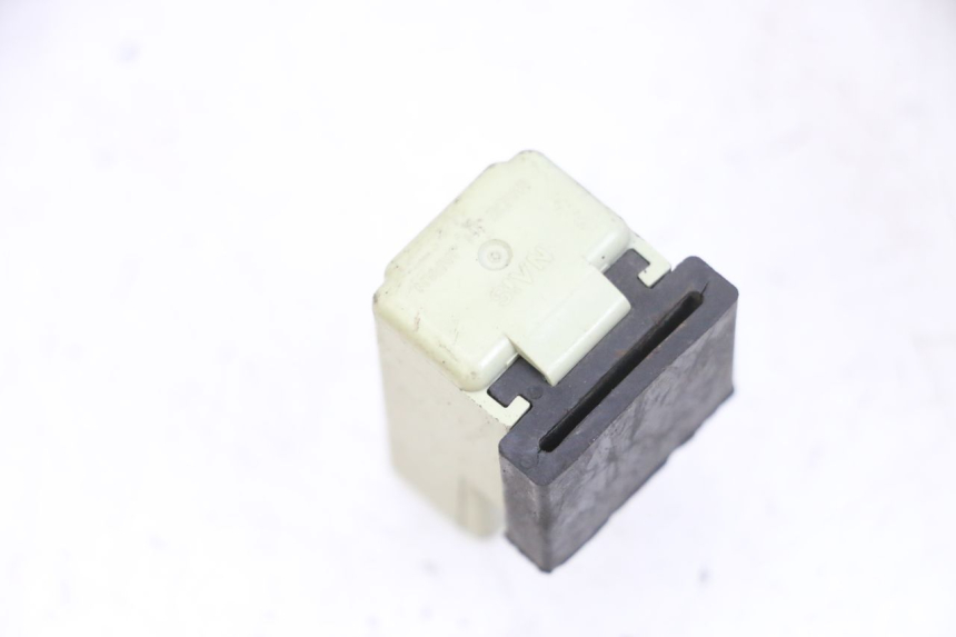 photo de RELÉ ELÉCTRICO YAMAHA X-MAX XMAX 125 (2010 - 2013) - Otra perspectiva