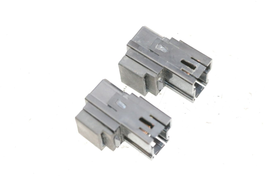 photo de RELÉ ELÉCTRICO YAMAHA X-MAX XMAX 125 (2010 - 2013) - Primer plano técnico