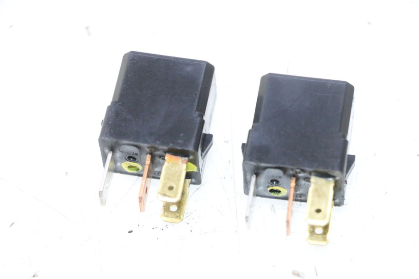 photo de RELÉ ELÉCTRICO YAMAHA X-MAX XMAX 125 (2010 - 2013) - Vista principal