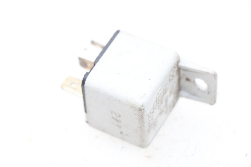 photo de RELÉ ELÉCTRICO PIAGGIO X9 125 (2000 - 2003) - Detalle de la pieza