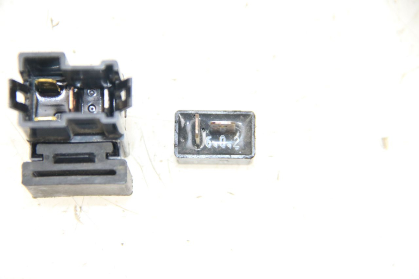 photo de RELé ELéCTRICO YAMAHA XP T-MAX TMAX 500 (2004 - 2007) - Zoom estado de uso