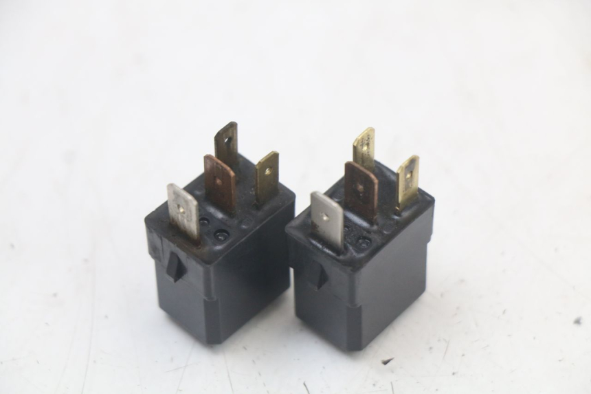 photo de RELE YAMAHA FZ1 FAZER 1000 (2007 - 2009) - Detalle de la pieza