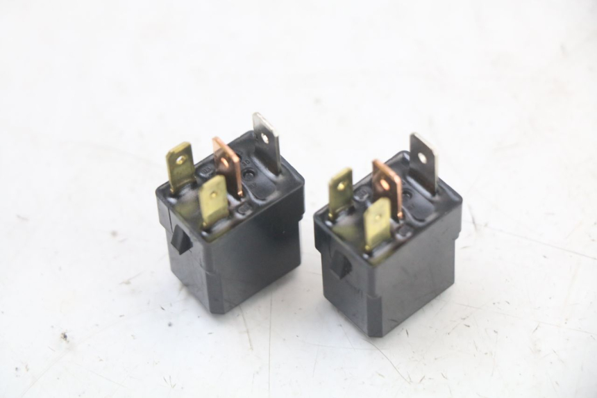 photo de RELE YAMAHA XJ6 ABS 600 (2008 - 2016) - Detalle de la pieza