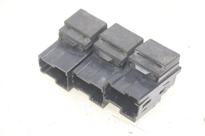 photo de RELÉ ELÉCTRICO YAMAHA YP MAJESTY 400 (2004 - 2008) - Zoom estado de uso