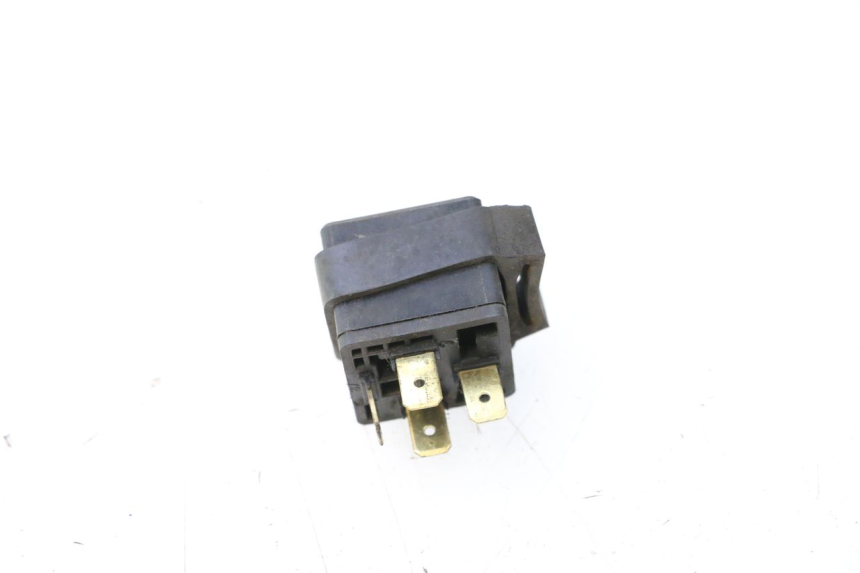 photo de RELÉ ELÉCTRICO YAMAHA YP MAJESTY 125 (1998 - 2001) - Detalle de la pieza