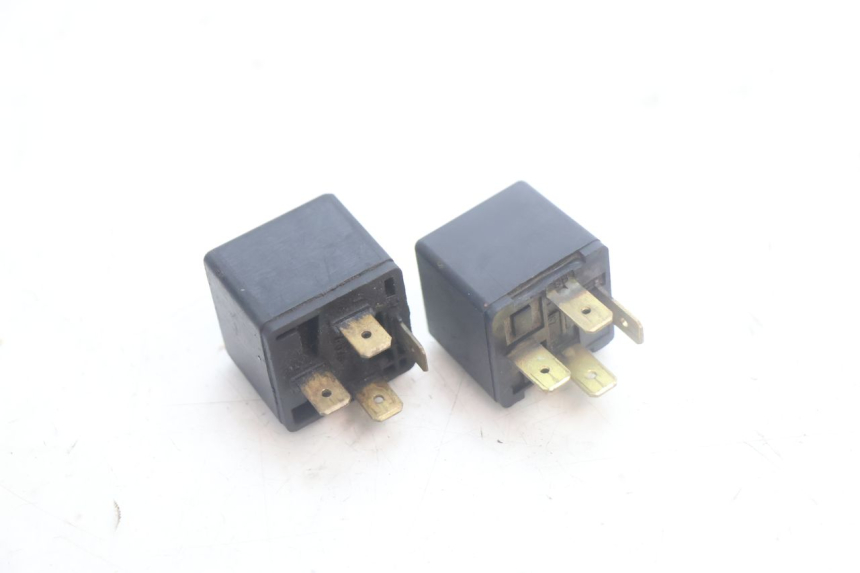 photo de RELÉ ELÉCTRICO YAMAHA YP MAJESTY 125 (2007 - 2010) - Detalle de la pieza