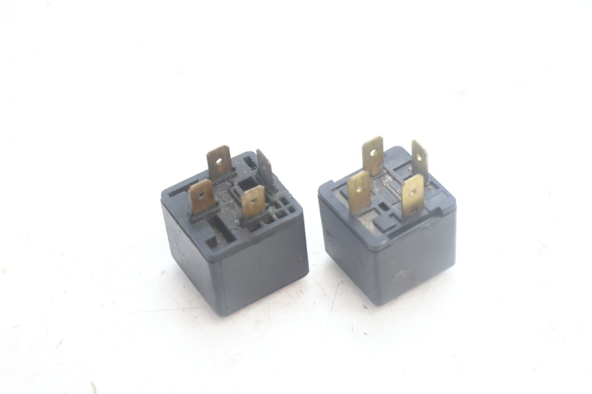photo de RELÉ ELÉCTRICO YAMAHA YP MAJESTY 125 (2007 - 2010) - Zoom estado de uso