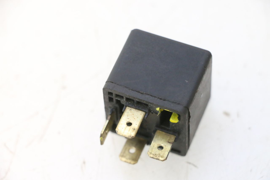 photo de RELÉ ELÉCTRICO YAMAHA YP MAJESTY 125 (1998 - 2001) - Zoom estado de uso