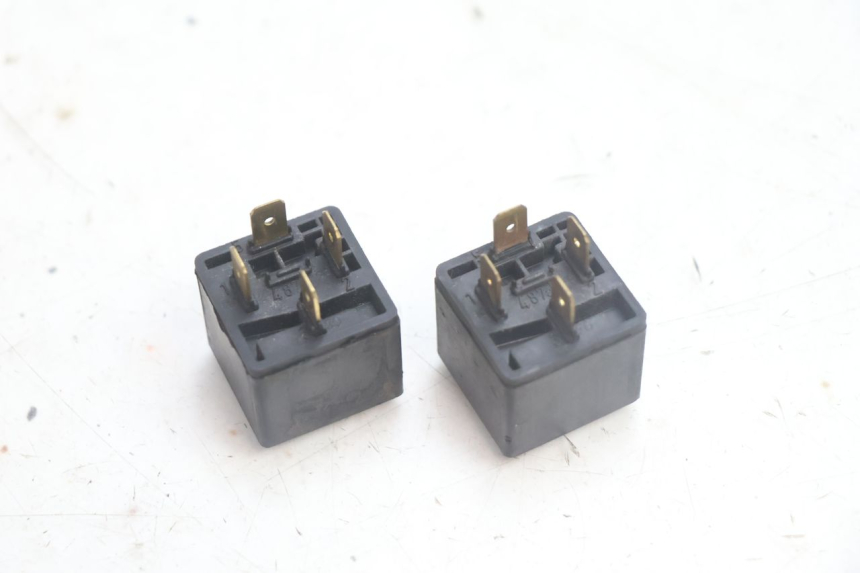 photo de RELÉ ELÉCTRICO YAMAHA YP MAJESTY 125 (2002 - 2006) - Zoom estado de uso