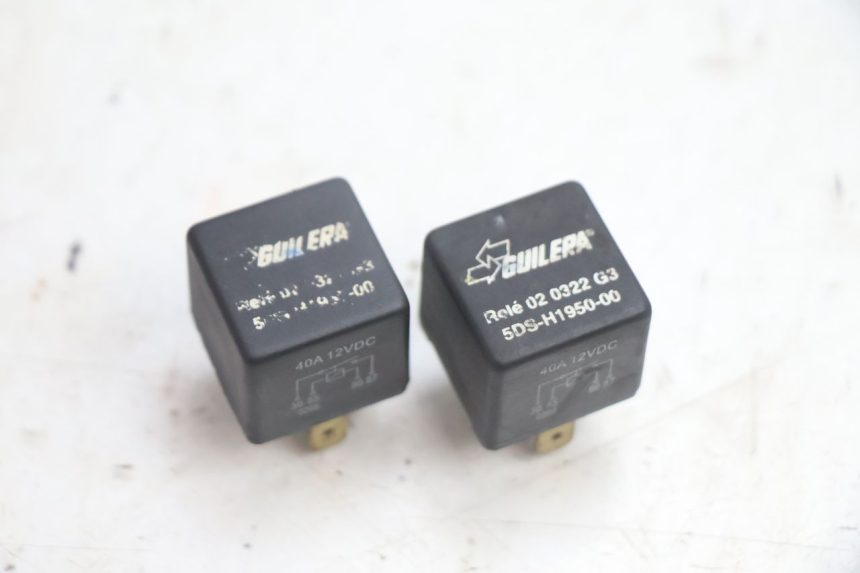 photo de RELÉ ELÉCTRICO YAMAHA YP MAJESTY 125 (2002 - 2006) - Detalle de la pieza