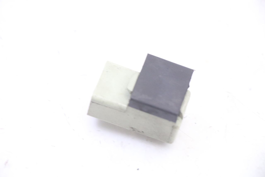 photo de RELE YAMAHA YP X-MAX XMAX 400 (2014 - 2017) - Primer plano técnico