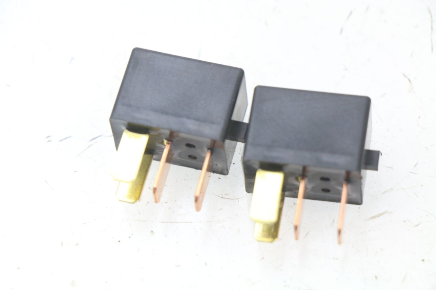 photo de RELÉ ELÉCTRICO UNIVERSAL BIKE ZN50QT-11B 50 (2018 - 2021) - Detalle de la pieza