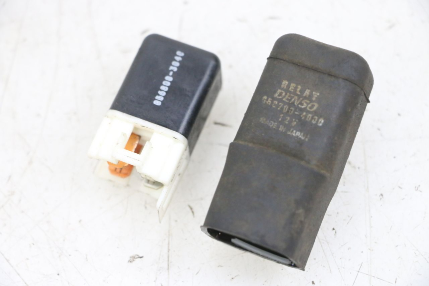 photo de RELE KAWASAKI ZR 7 750 (1999 - 2004) - Vista principal