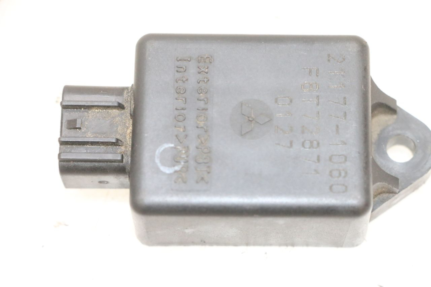 photo de RELE KAWASAKI ZR 7 750 (1999 - 2004) - Vista principal