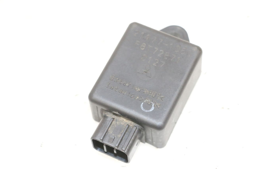 photo de RELE KAWASAKI ZR 7 750 (1999 - 2004) - Primer plano técnico