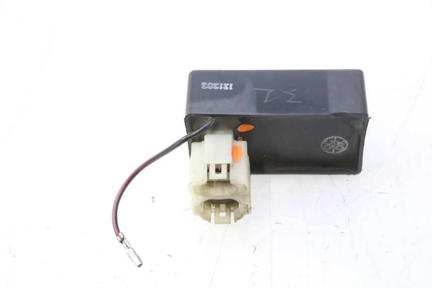 photo de RELE DE FARO KYMCO AGILITY RS 2T 50 (2009 - 2013) - Primer plano técnico