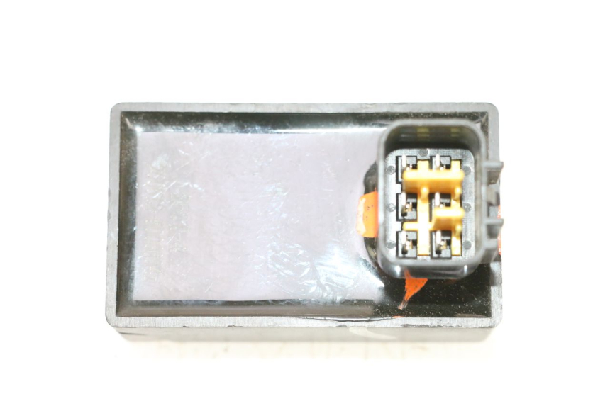 photo de RELE DE FARO KEEWAY F-ACT FACT EVO 50 (2020 - 2026) - Primer plano técnico