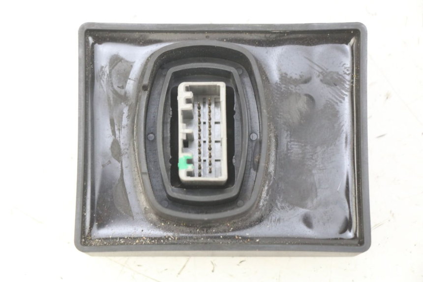 photo de RELE DE FARO HONDA FORZA 125 (2015 - 2016) - Otra perspectiva