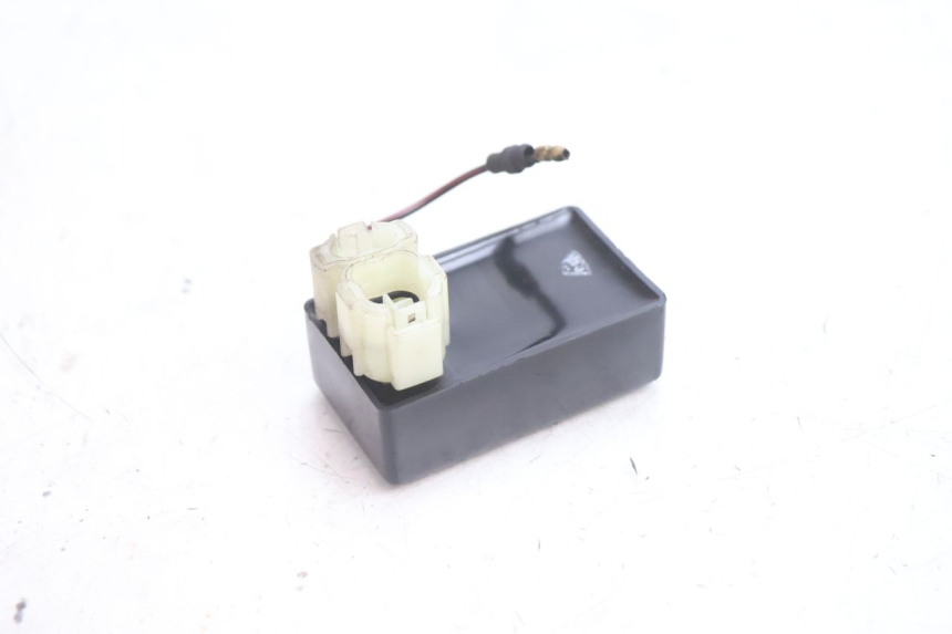 photo de RELE FARO KYMCO SUPER 8 2T 50 (2007 - 2013) - Primer plano técnico
