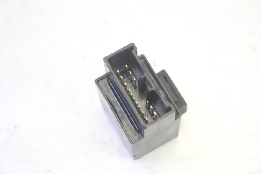 photo de RELÉ BOMBA COMBUSTIBLE YAMAHA FJR ABS 1300 (2006 - 2012) - Otra perspectiva