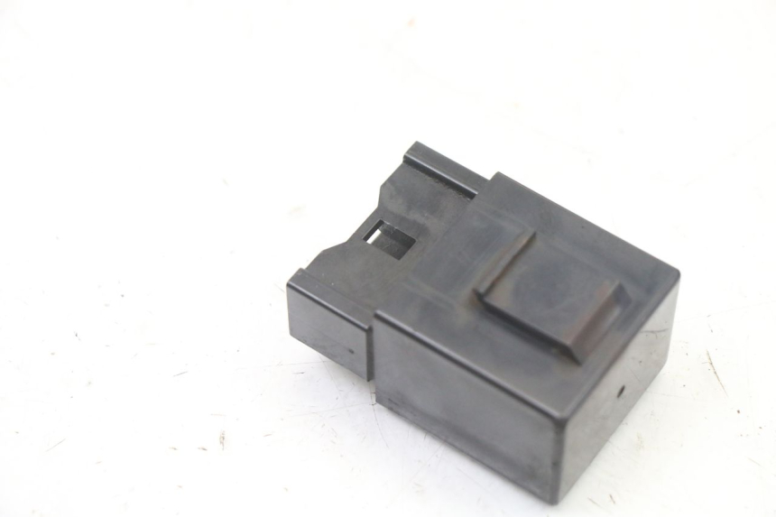 photo de RELÉ BOMBA COMBUSTIBLE YAMAHA FZ6 FAZER S2 600 (2007 - 2011) - Otra perspectiva