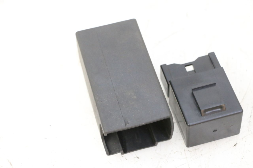 photo de RELÉ BOMBA COMBUSTIBLE YAMAHA MT-07 MT07 ABS 700 (2014 - 2017) - Zoom estado de uso