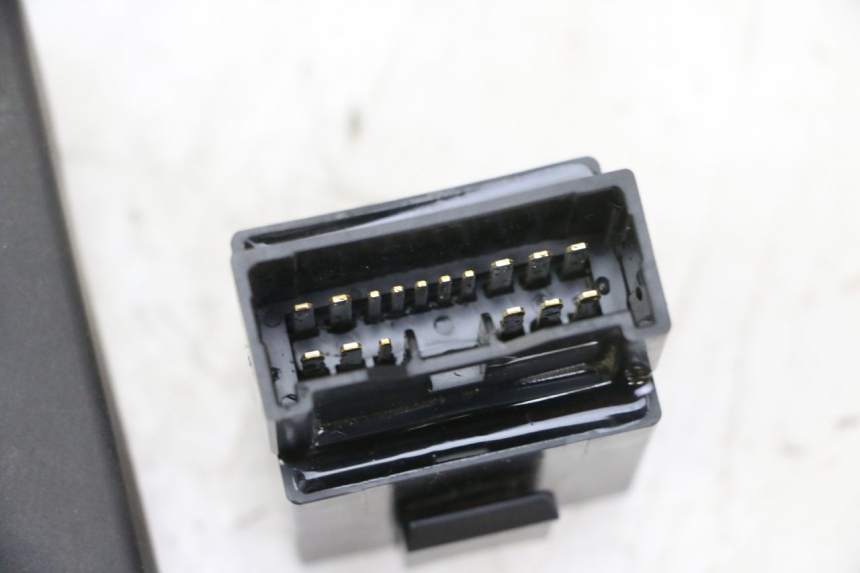 photo de RELÉ BOMBA COMBUSTIBLE YAMAHA MT-07 MT07 ABS 700 (2014 - 2017) - Otra perspectiva