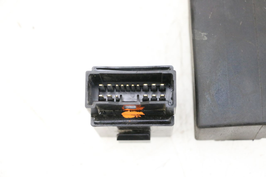 photo de RELÉ BOMBA COMBUSTIBLE YAMAHA MT-07 MT07 ABS 700 (2018 - 2020) - Otra perspectiva