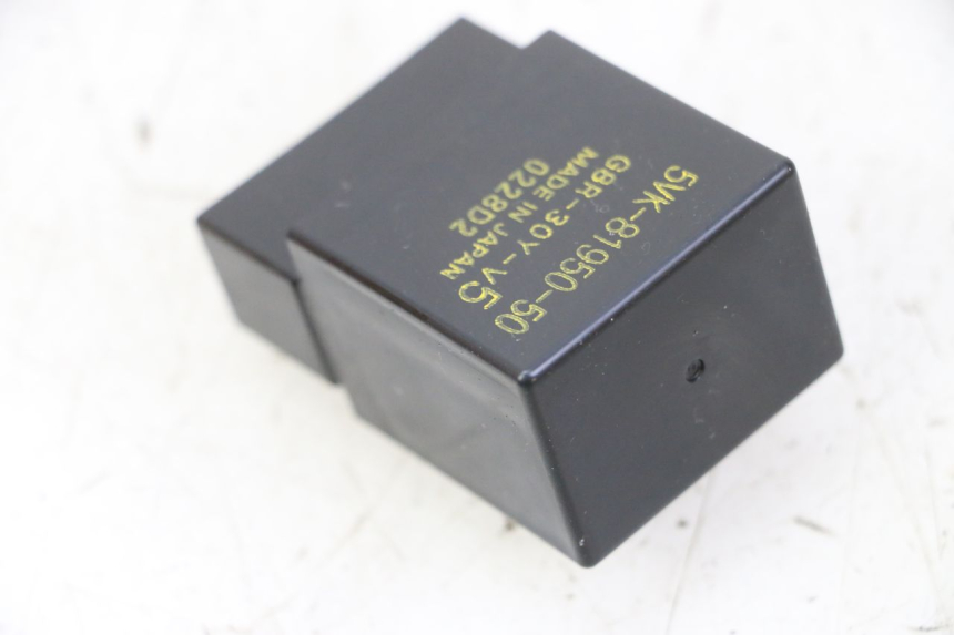 photo de RELÉ BOMBA COMBUSTIBLE YAMAHA MT-07 MT07 700 (2018 - 2020) - Primer plano técnico