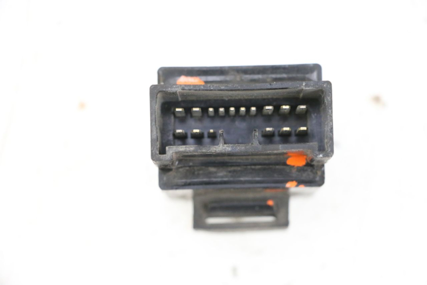 photo de RELÉ BOMBA COMBUSTIBLE YAMAHA TDM ABS 900 (2002 - 2014) - Otra perspectiva