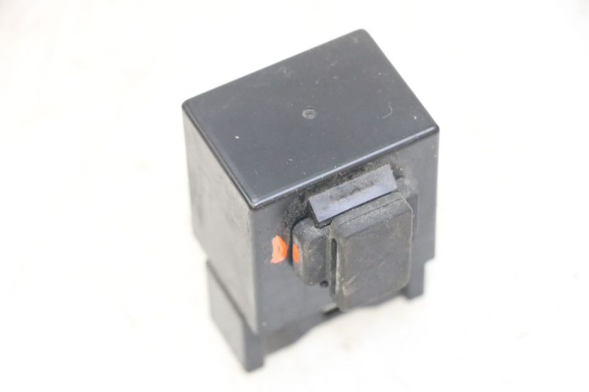 photo de RELÉ BOMBA COMBUSTIBLE YAMAHA XJ6 ABS 600 (2008 - 2016) - Zoom estado de uso