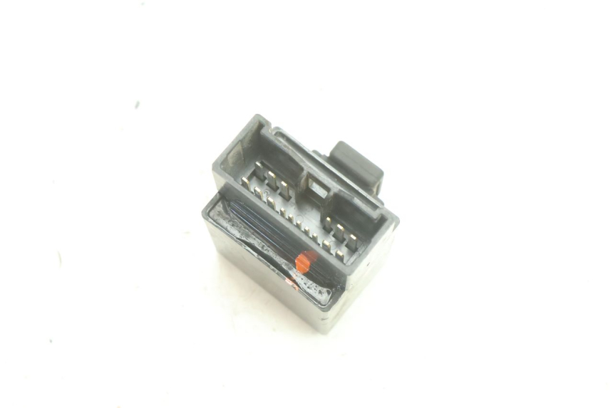 photo de RELÉ BOMBA COMBUSTIBLE YAMAHA YZF R6 600 (2008 - 2009) - Zoom estado de uso
